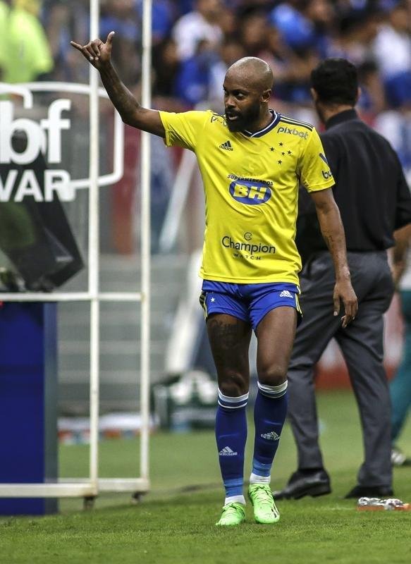 Fotos da partida entre Cruzeiro e Chapecoense, pela 24 rodada da Srie B do Campeonato Brasileiro. O jogo foi realizado neste sbado (13), no estdio Man Garrincha, em Braslia.