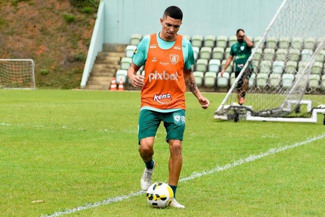 Neste sbado, o Amrica encerrou a preparao para enfrentar o Fluminense no CT Lanna Drumond 