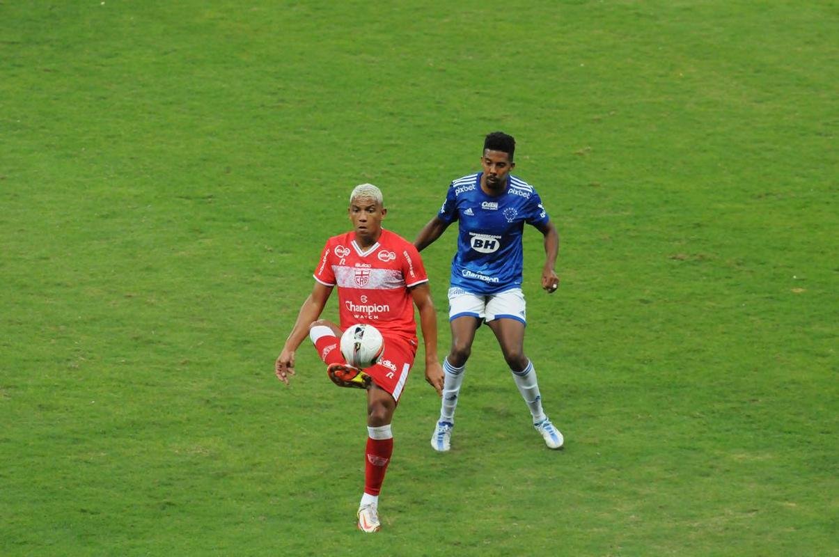 Fotos do jogo entre Cruzeiro e CRB, no Mineiro, em Belo Horizonte, pela 11 rodada da Srie B do Brasileiro