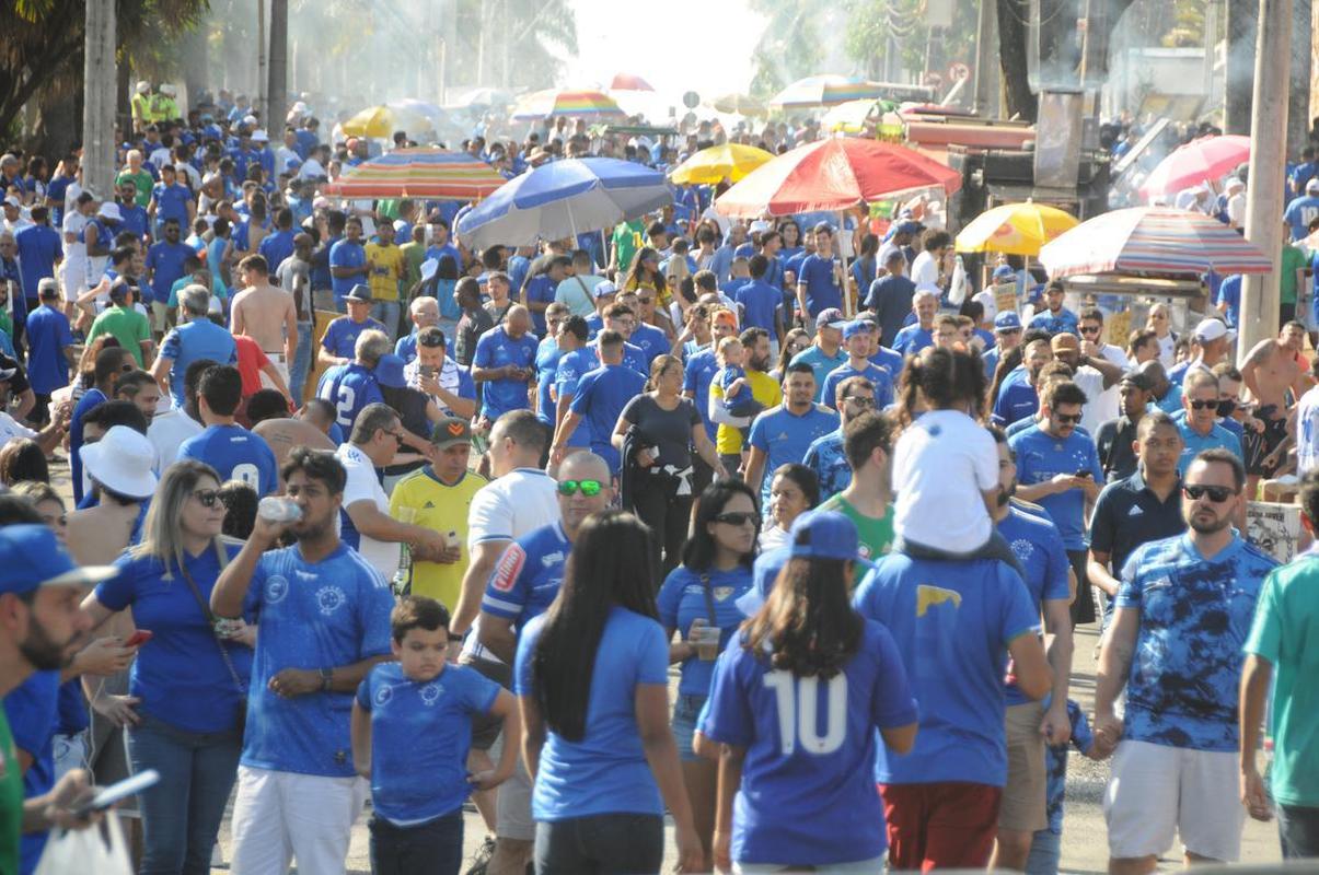 Cruzeiro x Bahia: fotos da torcida da Raposa no Mineiro