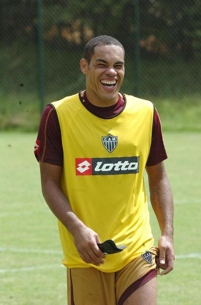 Lopes - Jogou no Palmeiras entre 2000 e 2002. Foi contratado pelo Atltico em 2009.