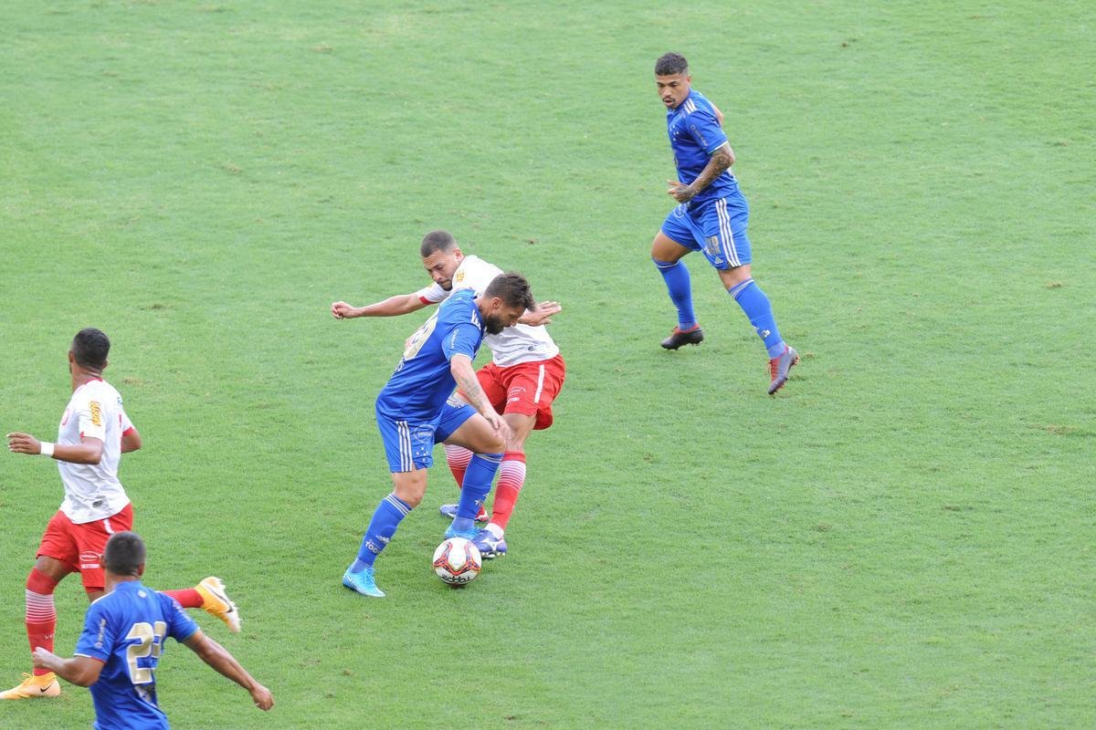 Fotos do empate por 0 a 0 entre Cruzeiro e Tombense, no Mineiro, em Belo Horizonte, pela sexta rodada do Campeonato Mineiro de 2021. Goleiro cruzeirense Fbio pegou um pnalti cobrado por Paulinho Dias e evitou o revs.