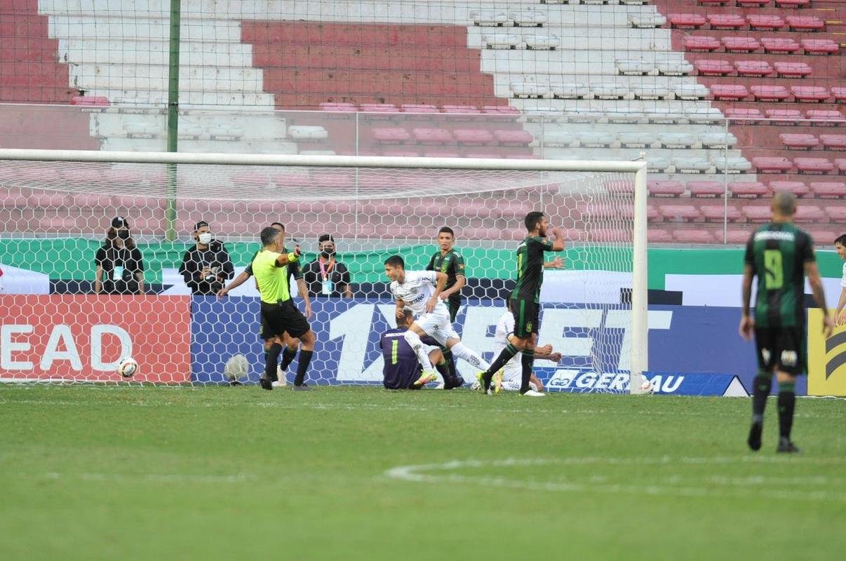 Gols de Arana e Savarino deram a vitria ao Atltico no clssico contra o Amrica pela sexta rodada do Mineiro