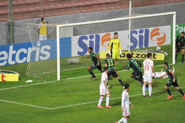 Ribamar abriu o placar para o Amrica sobre o Inter no Independncia