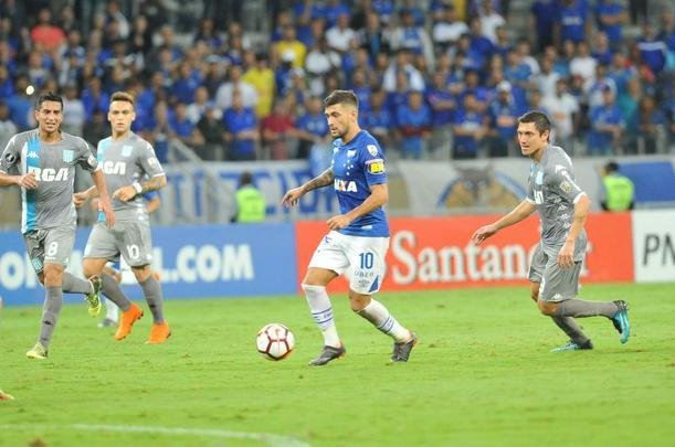 Fotos do primeiro tempo do duelo entre Cruzeiro e Racing, no Mineiro, pela Libertadores
