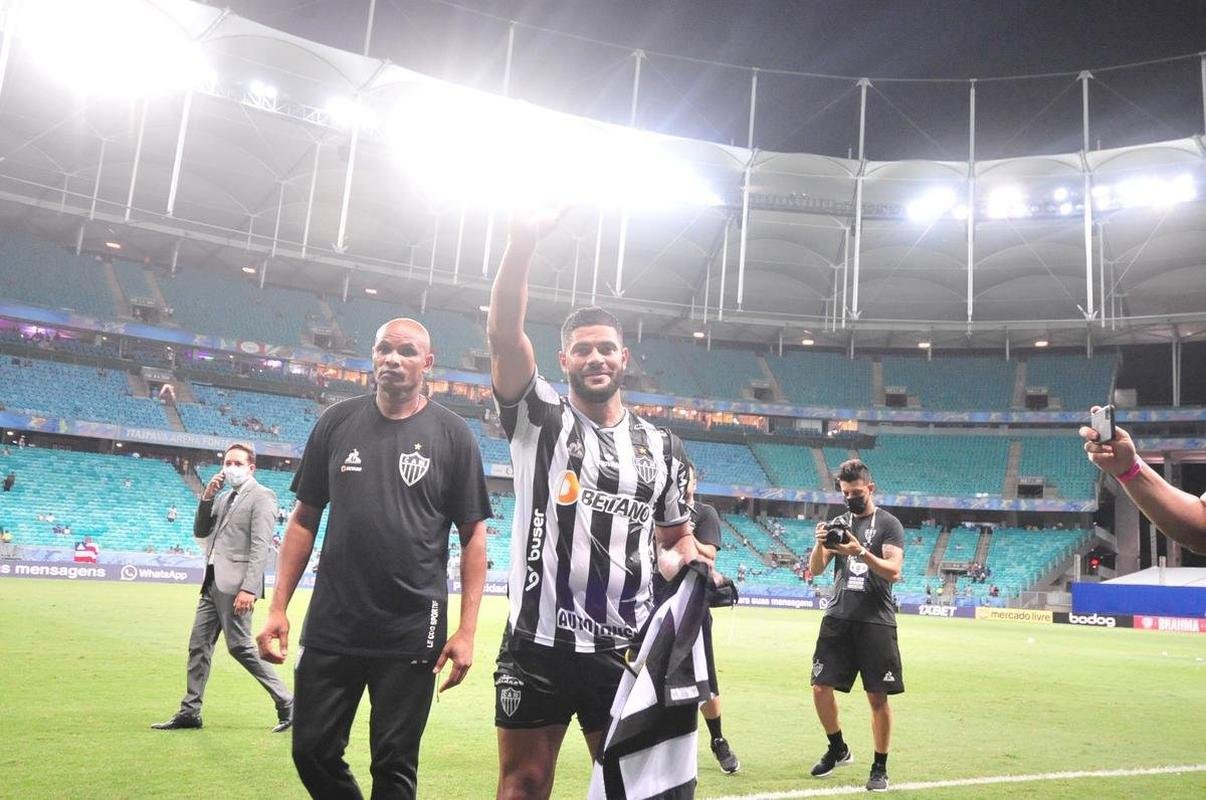 Fotos da festa do Atltico na Fonte Nova, em Salvador, com a vitria por 3 a 2 sobre o Bahia, de virada. Galo chega ao bicampeonato brasileiro aps 50 anos.