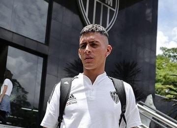 Atacante foi preservado do duelo pela 3ª rodada do Estadual, assim como Mariano e Patrick, para aprimorar condição física; Pavón volta a ser opção para Coudet