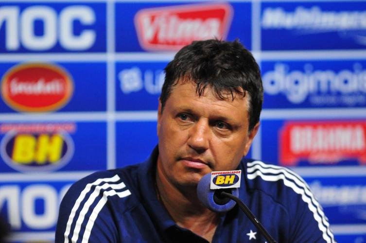 8 - Adilson Batista: 184 jogos