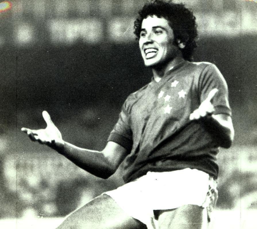O atacante uruguaio Revetria  o stimo maior artilheiro estrangeiro do Cruzeiro. Entre 1977 e 1978, ele fez 22 gols em 63 apresentaes.
