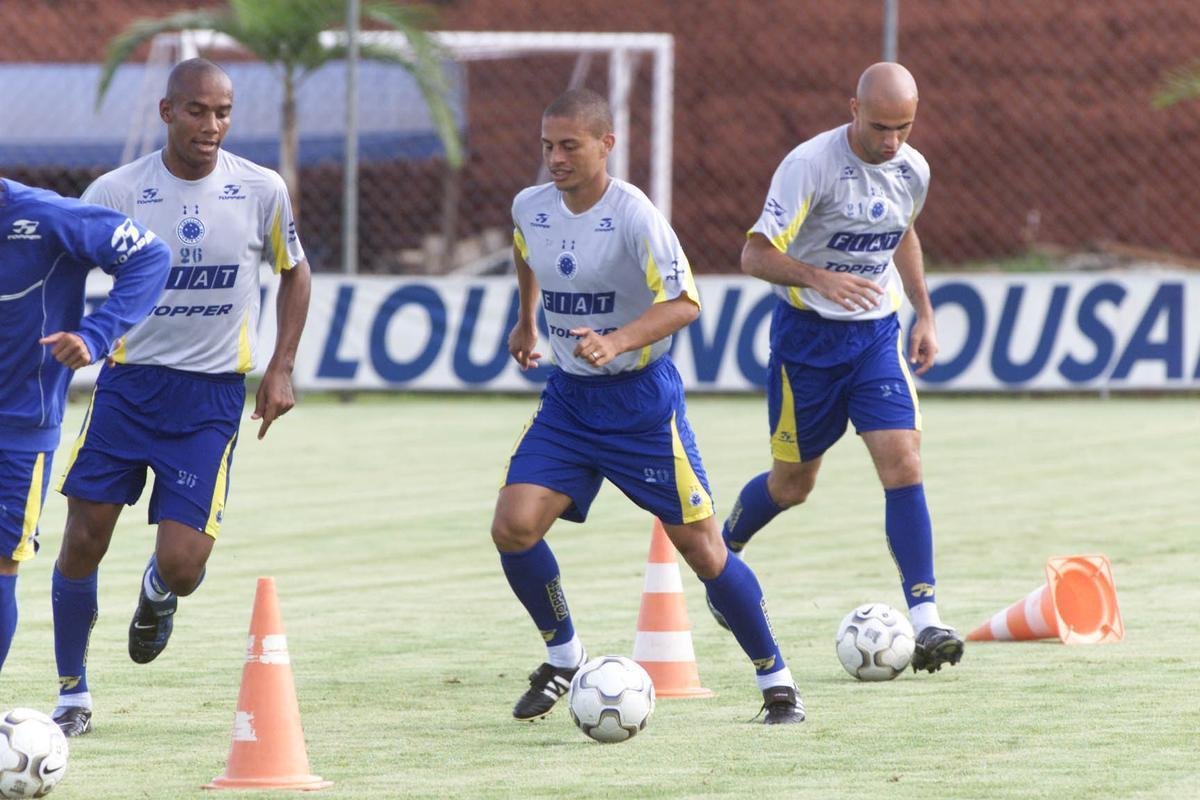 DEZEMBRO - Dia a dia de treinos do Cruzeiro na temporada que culminou com a Trplice Coroa