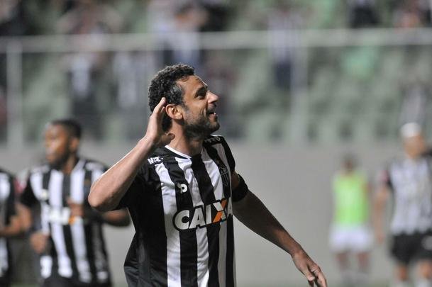 Atltico bate o Vitria por 2 a 1, no Independncia, com gols de Fred, e mantm briga pela liderana