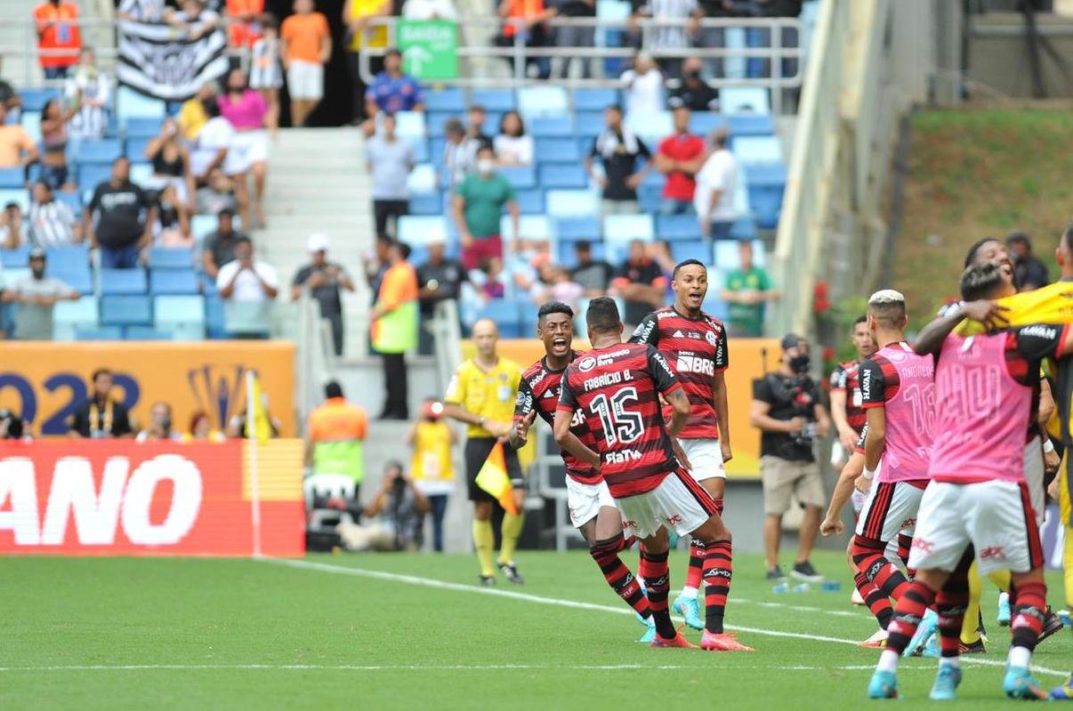 Fotos do empate por 2 a 2 entre Atltico e Flamengo na final da Supercopa do Brasil, na Arena Pantanal, em Cuiab
