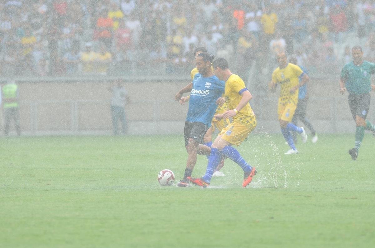 Fotos do 'Game of Dreams', jogo festivo dos Amigos do Ronaldinho contra os Amigos do Penta