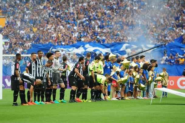 Imagens do primeiro tempo do clssico entre Cruzeiro e Atltico, no Mineiro, pela 26 rodada