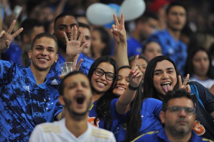Torcida do Cruzeiro lotou Mineiro na partida contra o Nutico nas despedidas de Rafael Sobis e Ariel Cabral