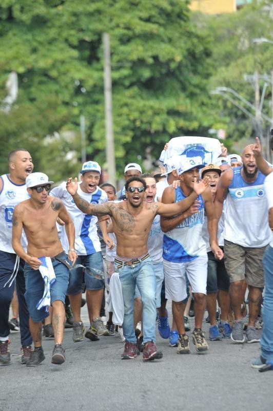 Imagens das torcidas de Amrica e Cruzeiro no clssico deste domingo, no Independncia, pela partida de ida da semifinal do Campeonato Mineiro