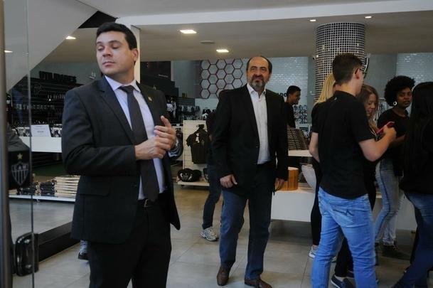 Com festa dos torcedores, Conselho Deliberativo do Atltico aprovou construo do estdio