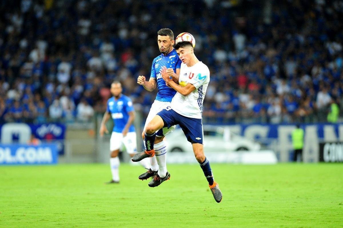 Arrascaeta sofreu pnalti de Vilches; Sass cobrou com categoria e ampliou para 3 a 0