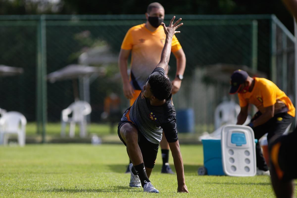 Nesta quinta-feira, sob o comando do treinador Daniel Paulista, Sport realizou primeiro trabalho ttico aps retorno s atividades