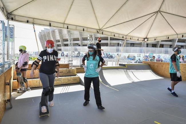 Esplanada do Mineiro tem aulas gratuitas de skate