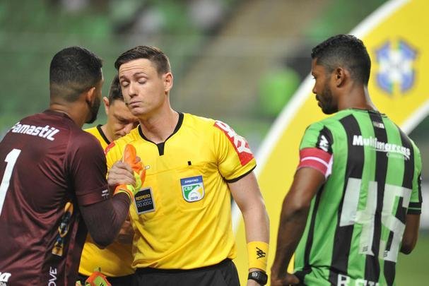 Amrica e Paran Clube se enfrentam pela 33 rodada da Srie B, no Horto