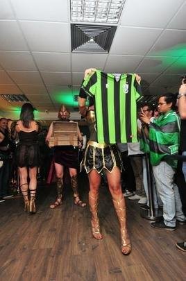 Coleo de uniformes do Amrica da temporada 2019. Clube adotou marca prpria, a Sparta. Por isso, desfile na loja do clube, no shopping Boulevard, em BH, foi ao estilo espartano