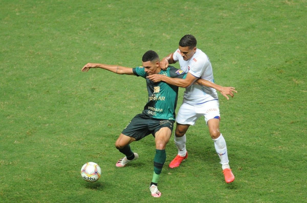 América x Paraná: veja fotos do jogo no Independência