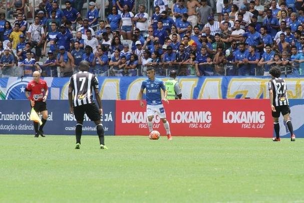 Fred abriu o placar para o Cruzeiro aos 15 minutos do segundo tempo em cobrana de pnalti