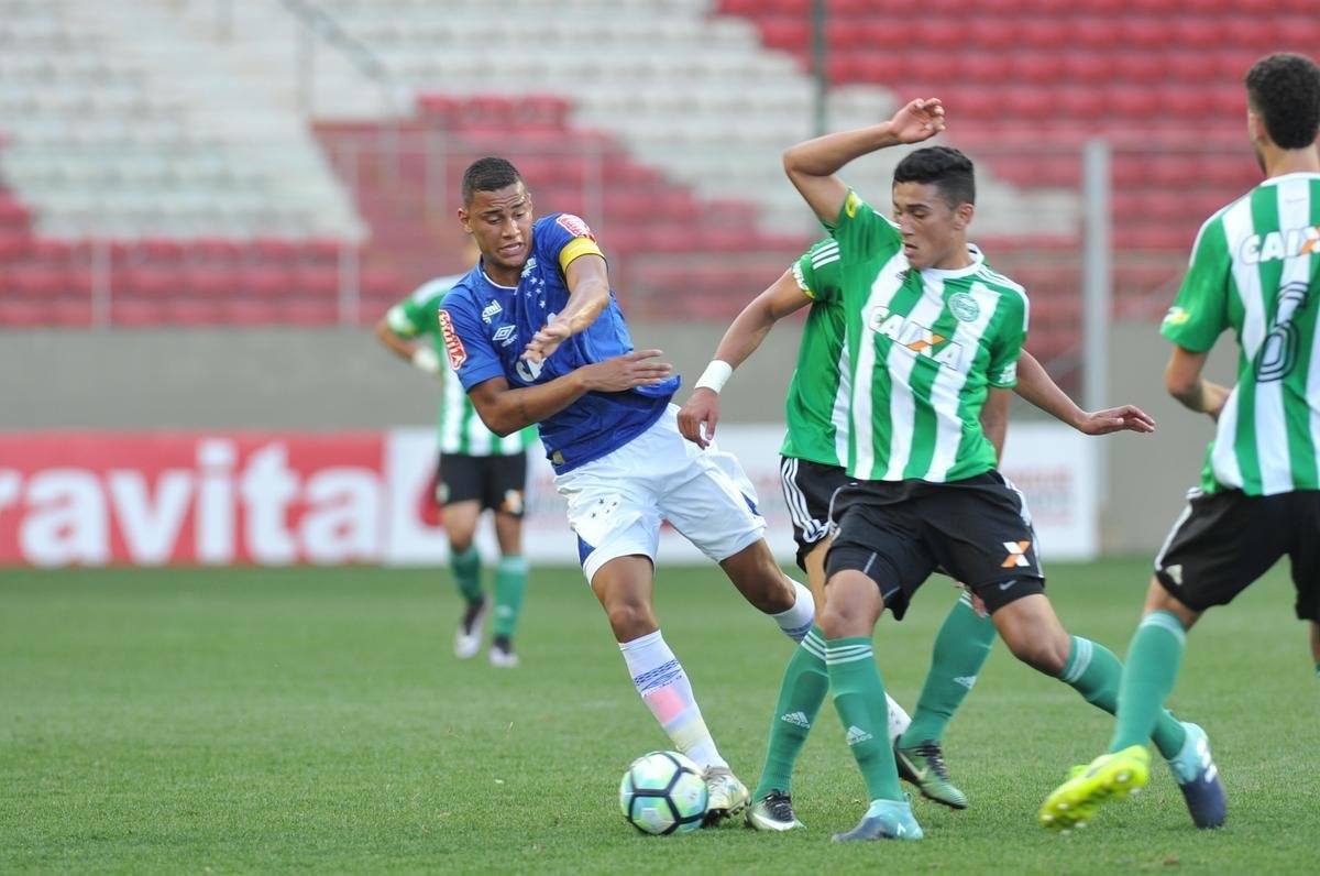 Imagens do jogo entre Cruzeiro e Coritiba, no Independncia, pela final do Campeonato Brasileiro Sub-20