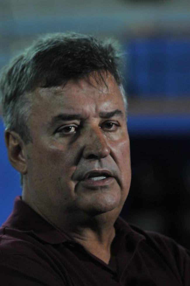 Conselheiros e associados do Cruzeiro durante votao de mudana do Estatuto do clube. Assembleia geral autorizou venda de at 90% das aes da SAF para investidores. Houve festa dos cruzeirenses no Parque Esportivo do Barro Preto, em BH, devido  possibilidade de chegada de recursos para tornar o futebol mais competitivo a partir de 2022.