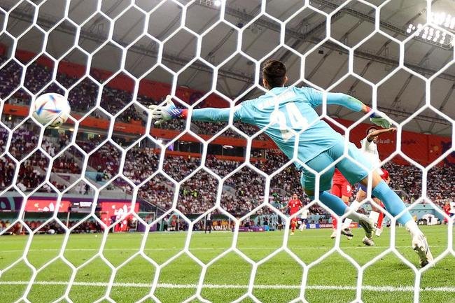 Inglaterra e Ir, no primeiro jogo do Grupo B da Copa do Mundo.