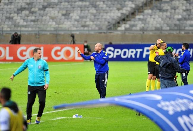 Fotos do jogo entre Cruzeiro e Coritiba, no Mineiro, em Belo Horizonte, pela 10 rodada da Srie B do Campeonato Brasileiro de 2021