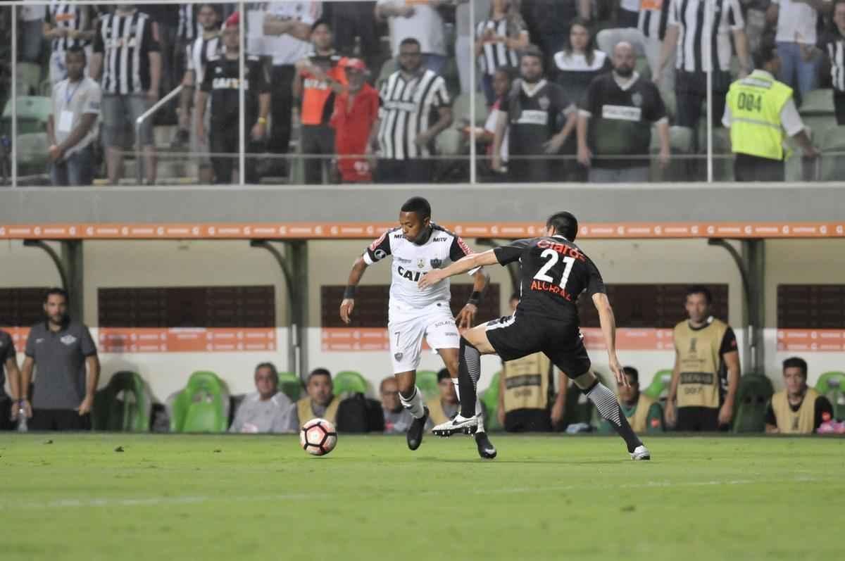 Imagens do duelo entre Atltico e Libertad-PAR, no Independncia, pela Copa Libertadores