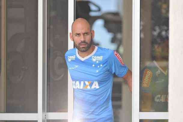 Zagueiro Bruno Rodrigo no participou de jogo-treino, assim como os demais titulares