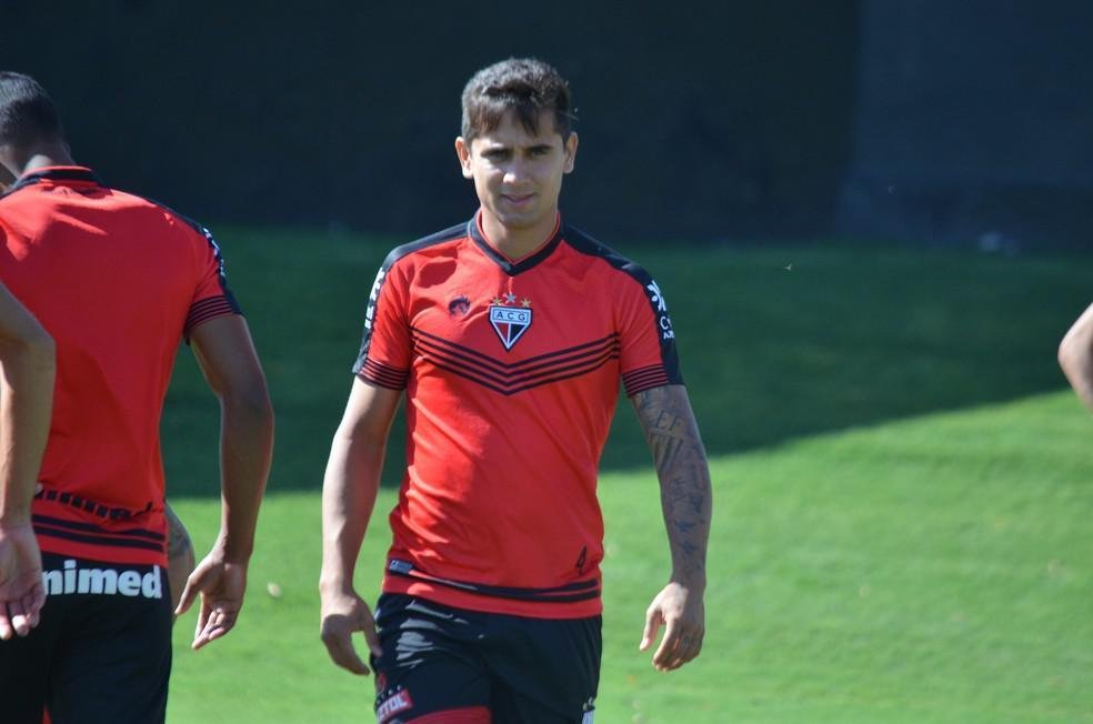 Everton Felipe - emprestado pelo So Paulo, participou de nove jogos pelo Cruzeiro antes da paralisao das competies devido  pandemia de COVID-19. No incio de julho, retornou ao tricolor paulista, que o repassou ao Atltico-GO. No clube goiano, o meia-atacante disputou 13 partidas (cinco como titular) e no balanou a rede.