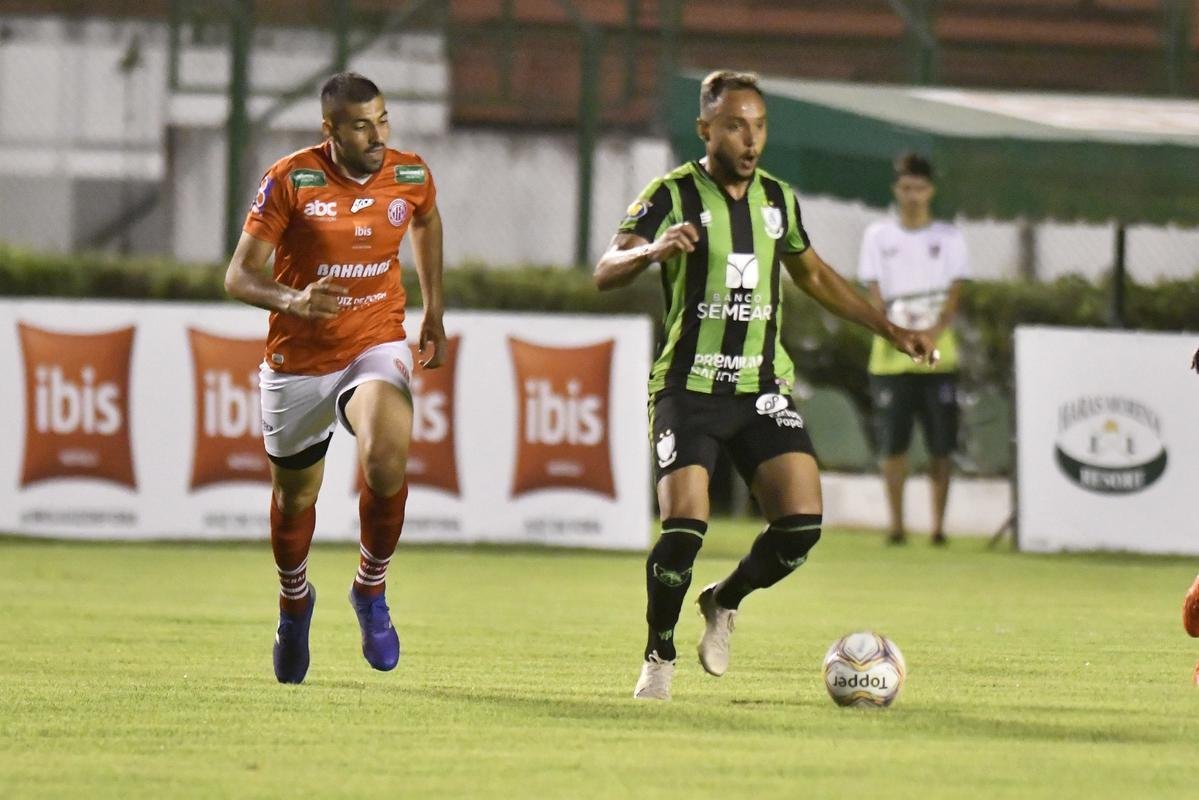 Amrica e Tupynambs se enfrentaram pela 3 rodada do Campeonato Mineiro