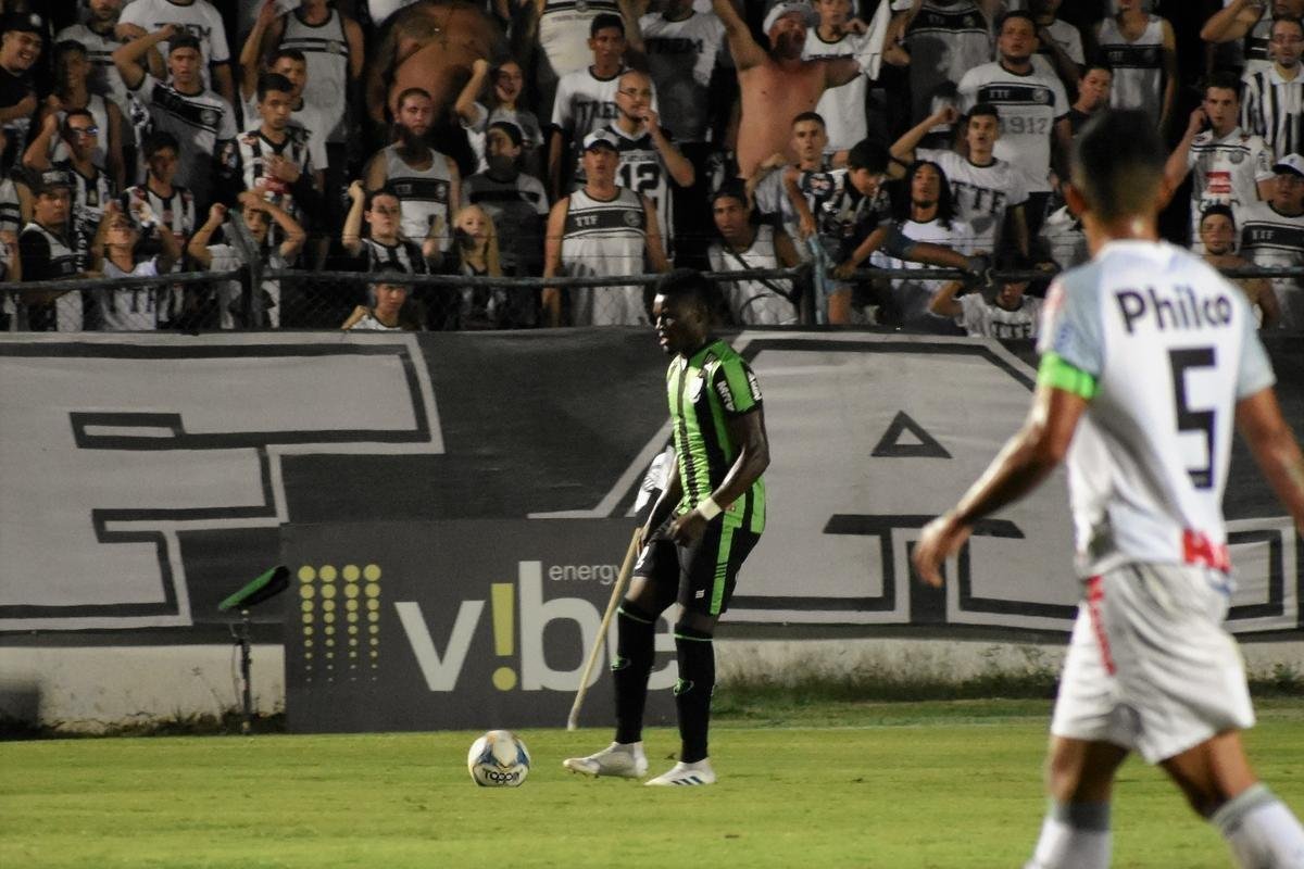 No segundo tempo, Amrica sofreu gol aos 19 minutos e no conseguiu chegar ao empate