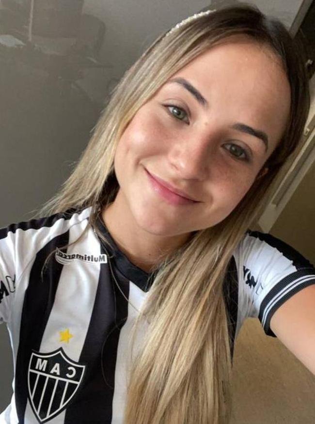 A ex-BBB e cantora Gabi Martins  atleticana. Ela j participou de um evento ao vivo da Galo TV.