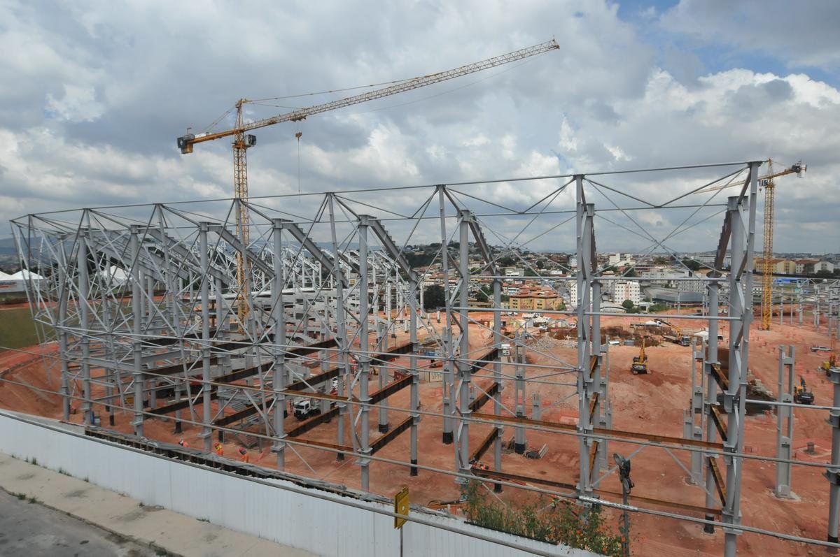 Arena MRV completa um ano de obras neste 20 de abril de 2021. Veja como est o andamento da construo do estdio do Atltico, que tem previso de ficar pronto em outubro de 2022. Sero 46 mil lugares, 2.333 vagas de estacionamento, 40 bares e 80 camarotes. O empreendimento fica no bairro Califrnia, em Belo Horizonte. (Fotos de Gladyston Rodrigues/EM/D. A Press)