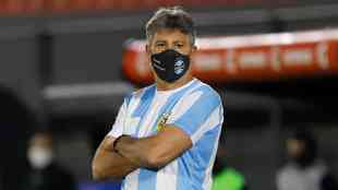 Renato Gaúcho homenageia Maradona em jogo da Libertadores