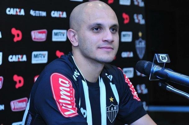 Lateral-esquerdo assinou contrato com o Atltico at o fim de 2018 e foi apresentado oficialmente