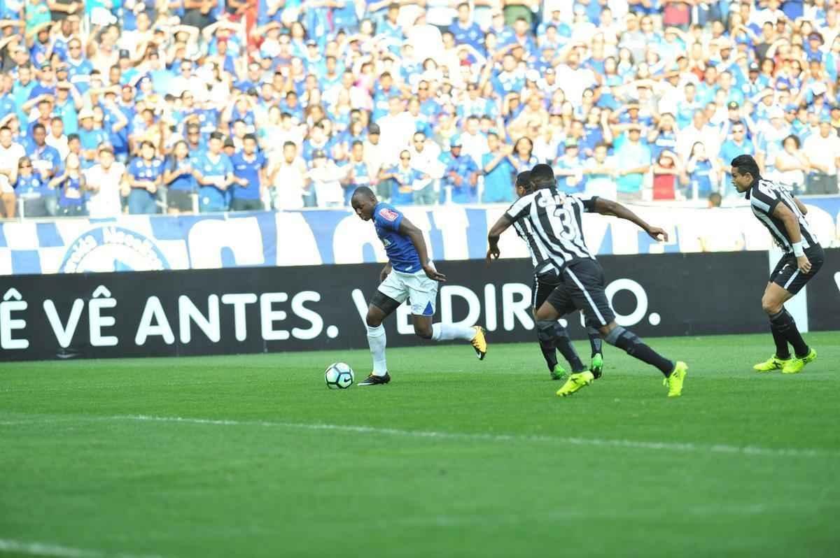 Imagens do jogo entre Cruzeiro e Botafogo, pela 19 rodada do Brasileiro, no Mineiro