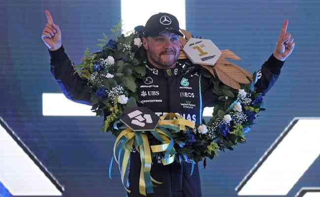 Neste sbado, o finlands da Mercedes venceu a Sprint Race, em Interlagos, ao aproveitar a falha do carro de Max Verstappen logo na largada