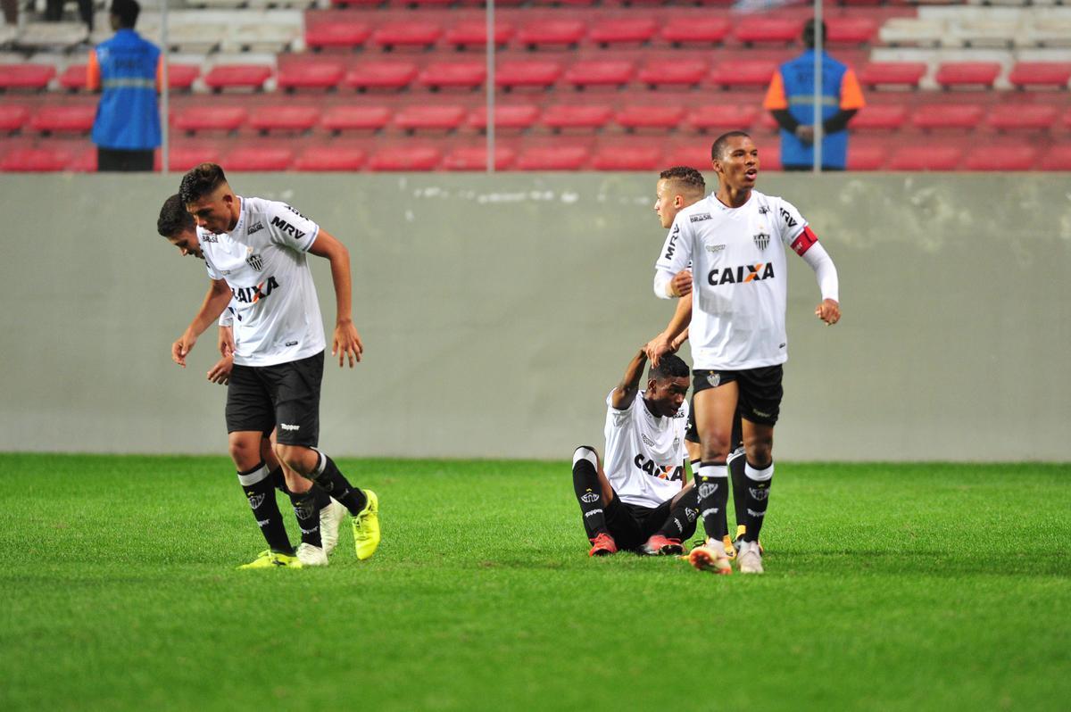 Galinho vence o Fluminense por 3 a 1, de virada, no Independncia, e conquista a Taa BH