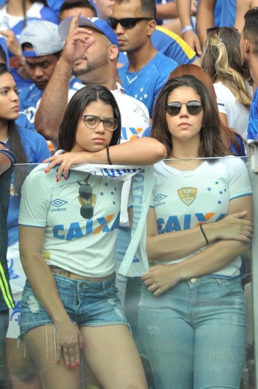 Fotos da torcida do Cruzeiro no primeiro clssico da final do Mineiro, contra o Atltico, no Mineiro