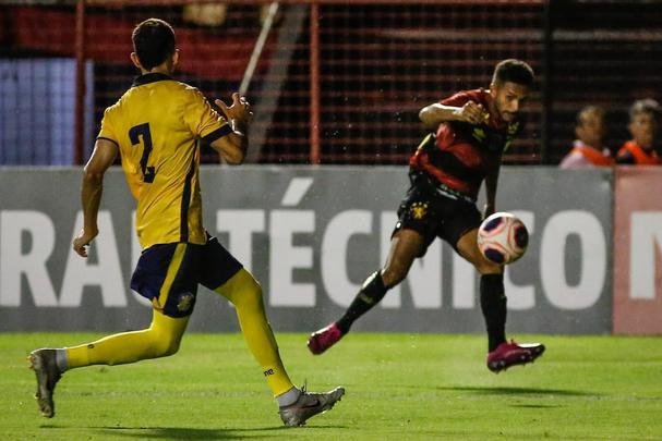 O Sport recebeu o Retrô FC em jogo adiantado da 5ª rodada do Campeonato Pernambucano. A partida marcou a estreia da Ilha do Retiro na temporada 2020