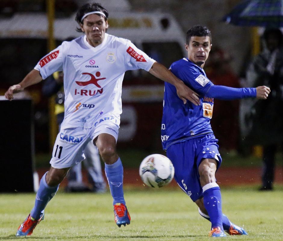 2014 - Real Garcilaso-PER 2 x 1 Cruzeiro, pela fase de grupos (Bruno Rodrigo)