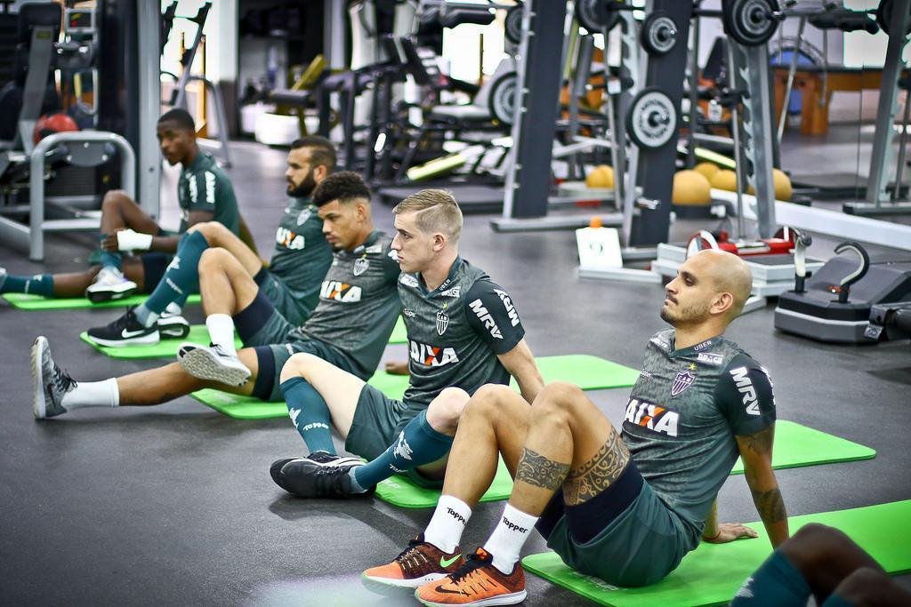 Depois da vitria por 3 a 0 sobre o Coimbra, em jogo-treino na Cidade do Galo, os jogadores do Atltico fizeram um trabalho fsico na academia do CT. Veja fotos