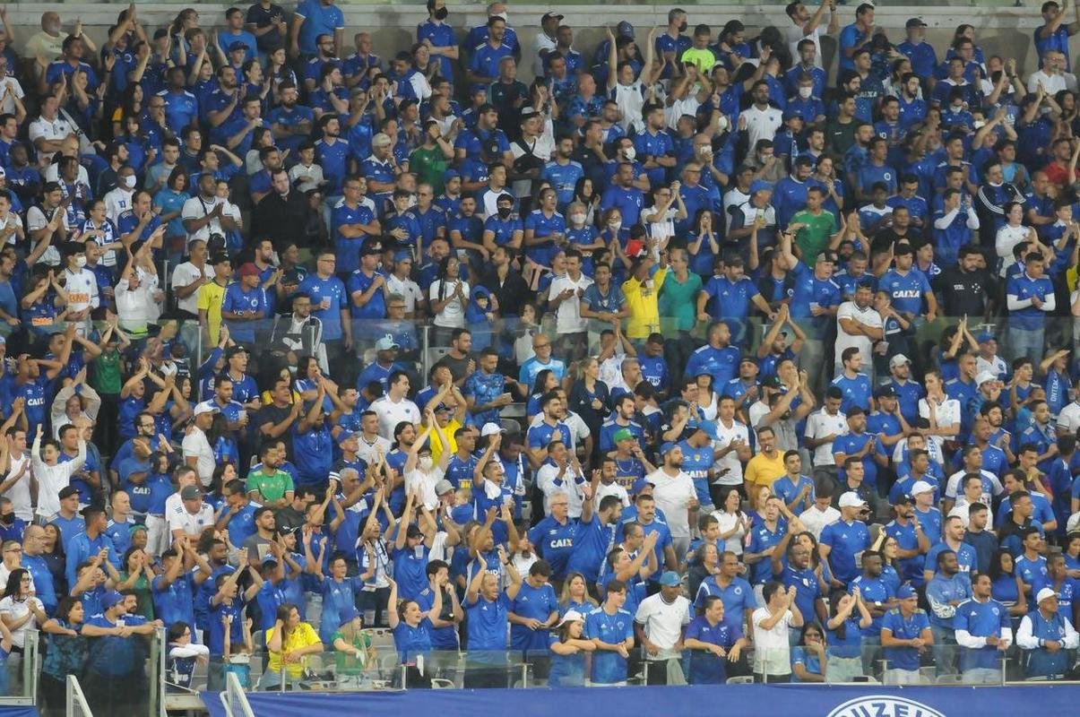 Torcida do Cruzeiro deu show mais uma vez e lotou o Mineiro na partida contra o CRB pela 11 rodada da Srie B