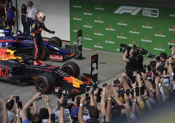 Verstappen, da RBR, venceu GP Brasil de Fórmula 1, em Interlagos, São Paulo, e foi seguido de Pierre Gasly, da Toro Rosso, e Lewis Hamilton, da Mercedes